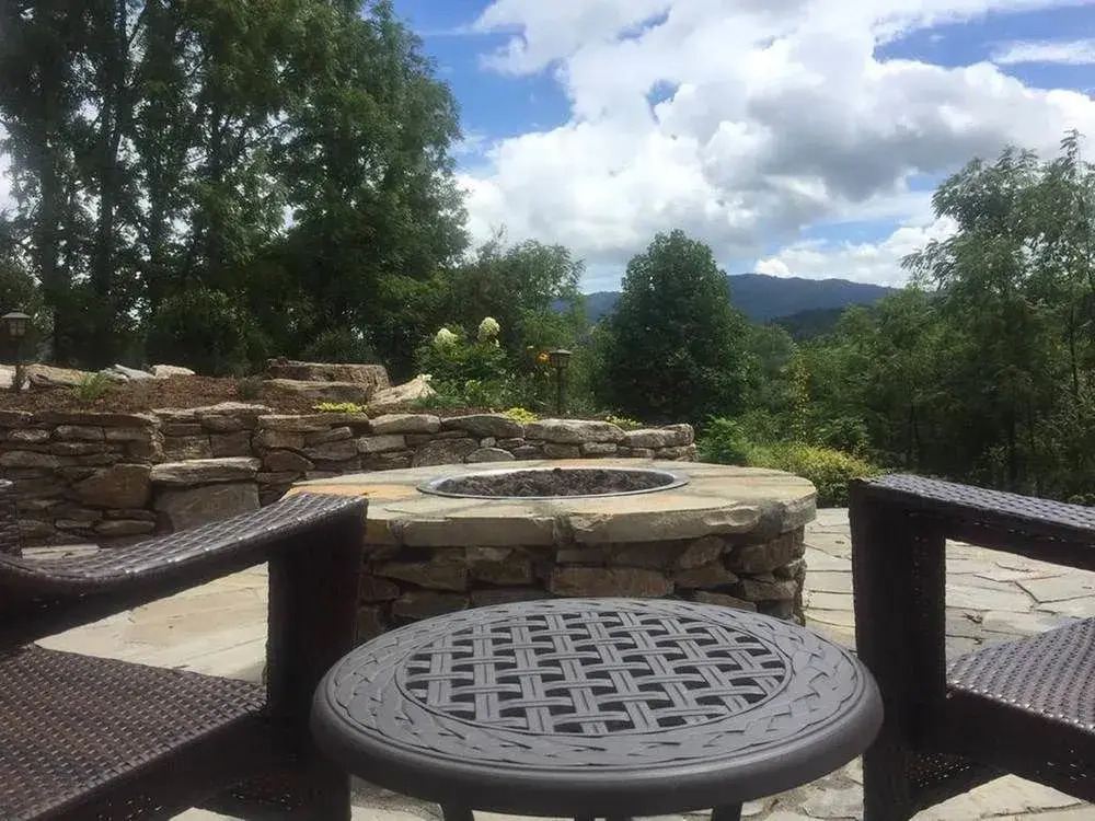 Oak Hill On Love Lane Bed and Breakfast Inn
