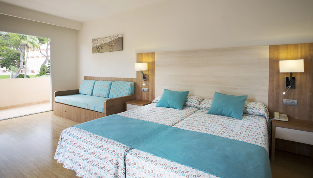 Invisa Hotel Club Cala Blanca