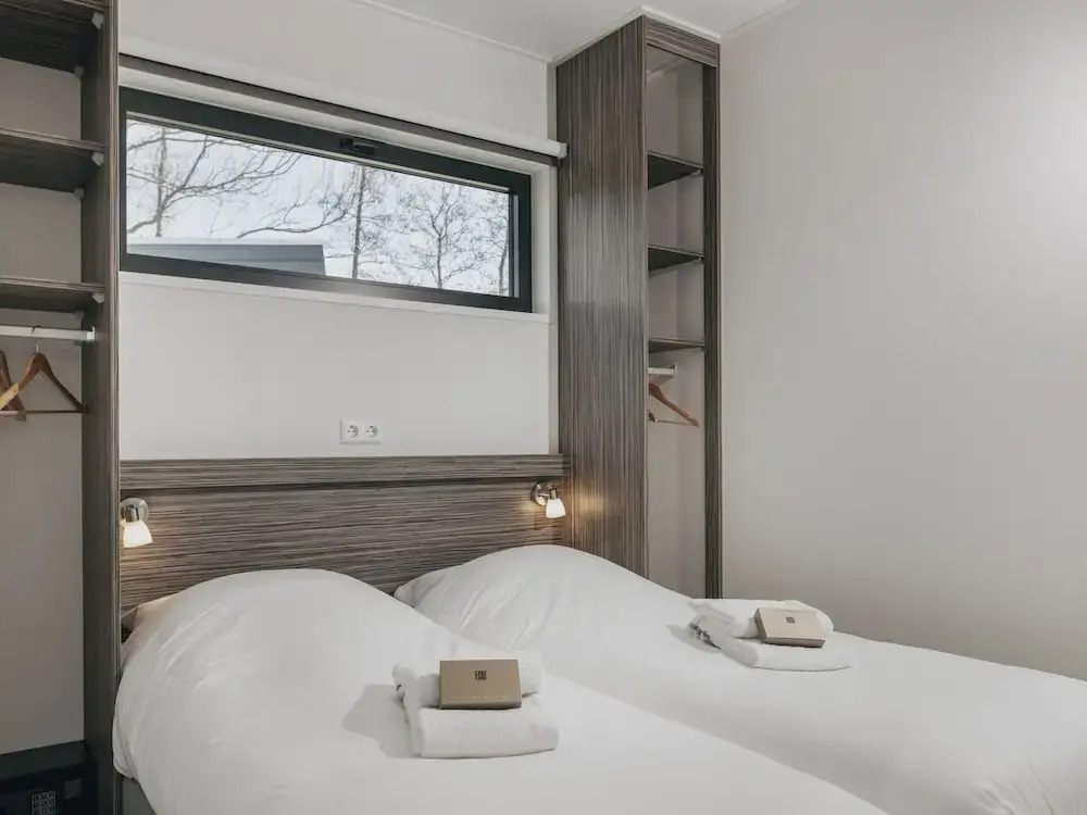 Comfy Lodge with Microwave near Markermeer
