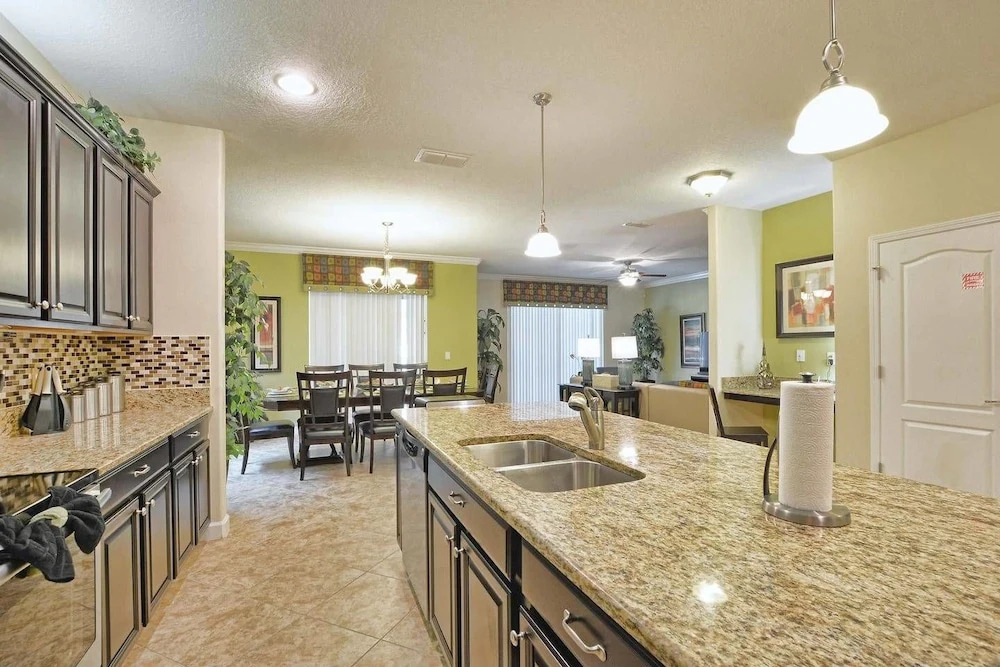 Luxurious 6BD Pool Home With Best Resort Amenities! Two Master Suites and Big Pool Area! - #6pp917