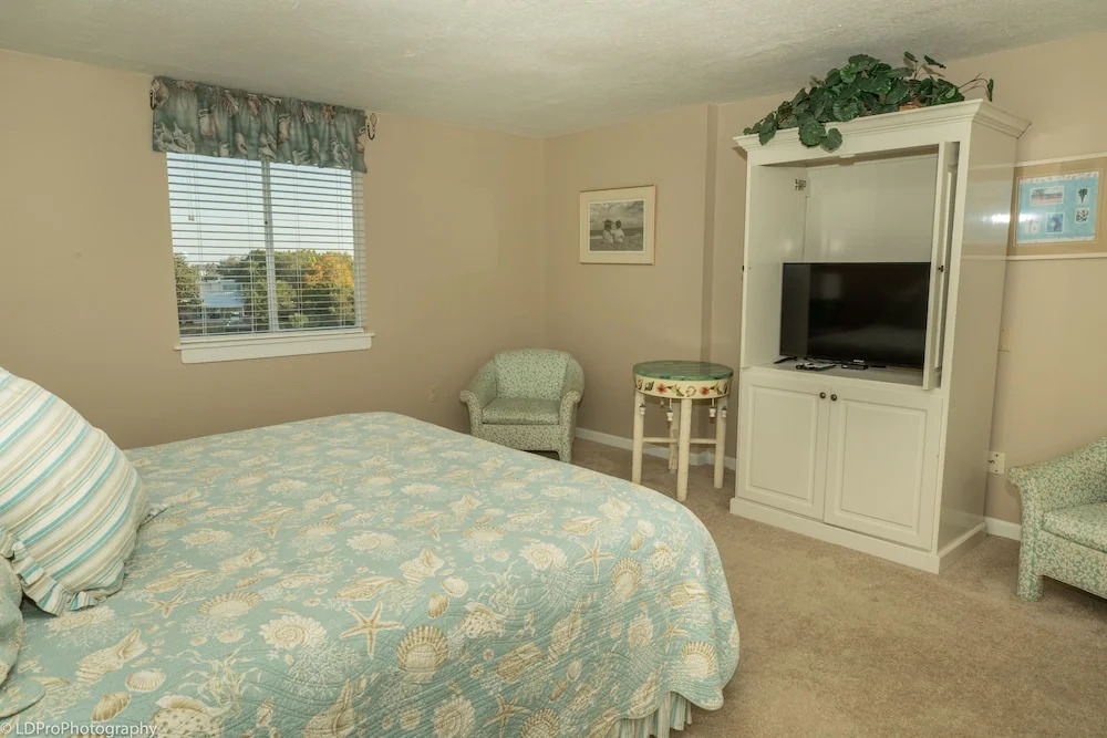 Dolphin Point 601B - 2 Br Condo