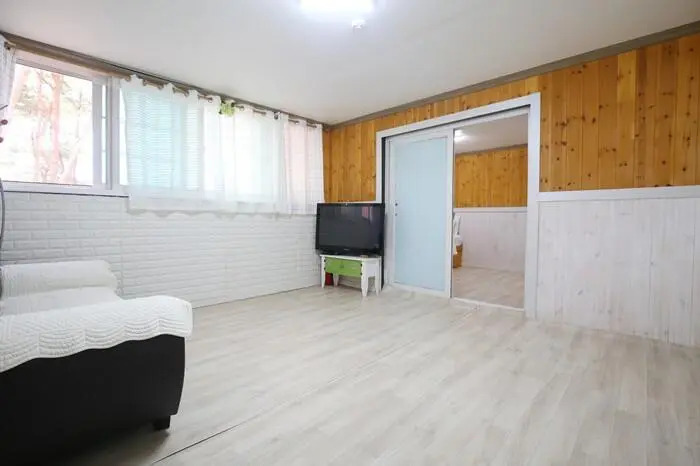 Anmyeondo Orange Bada Pension