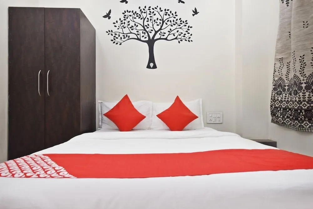 Spot On 29030 Hotel Royal Front