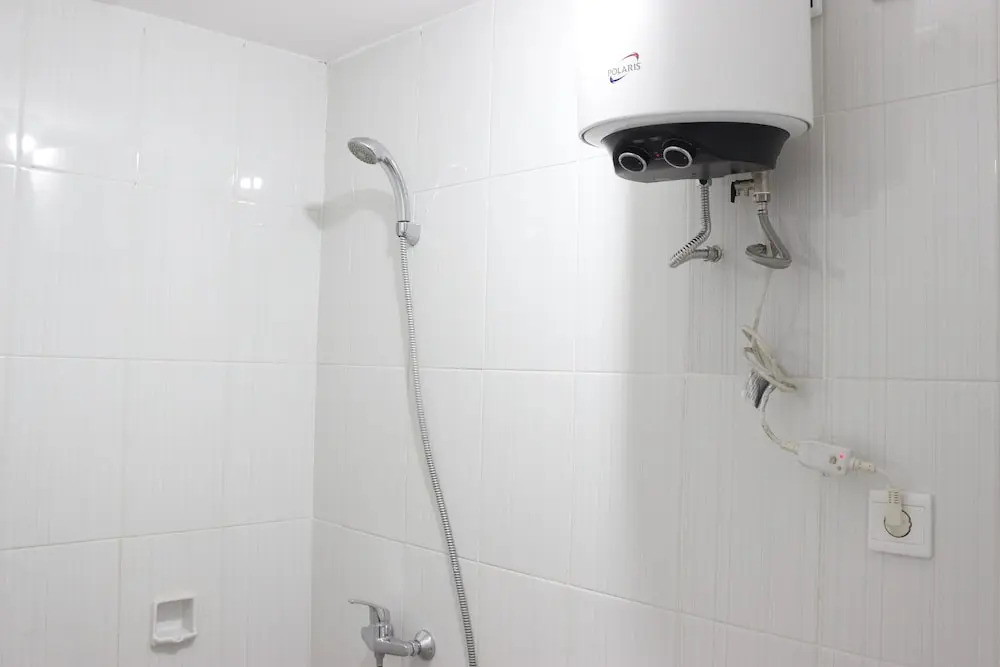 Deluxe 2BR Apartment at Newton Residence with Mountain View