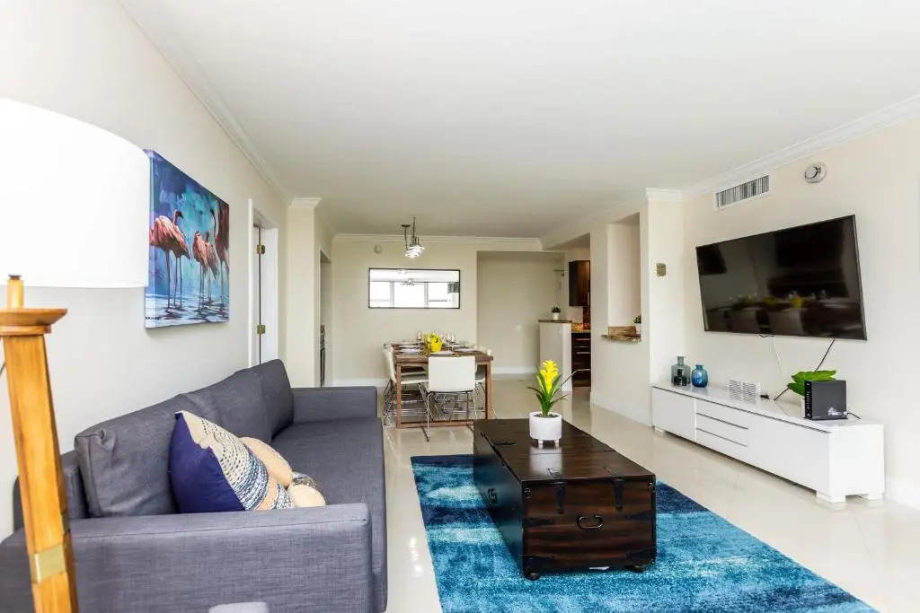 Ocean Beach Condo 3BR On the Sand 811