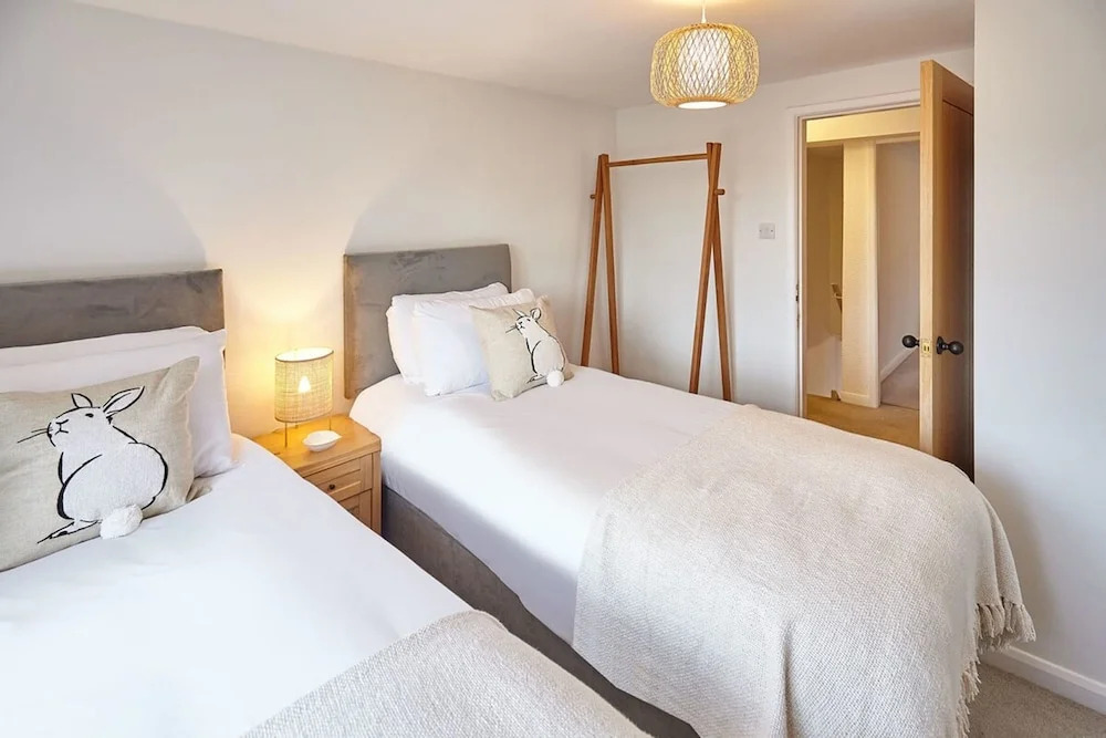 Host & Stay - Green Willow