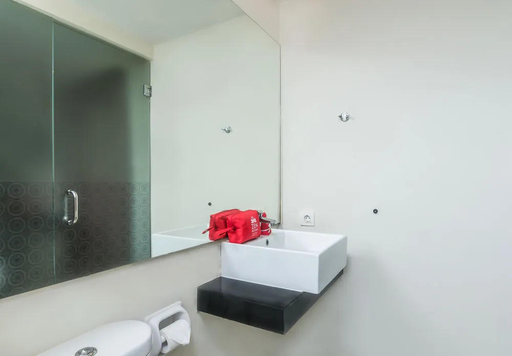 ZEN Rooms Kuta Sentral Parkir 2