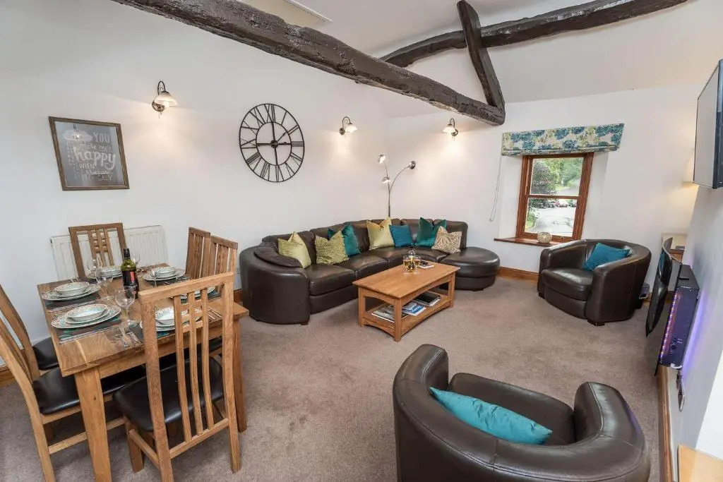 Bridge House Apartment 3