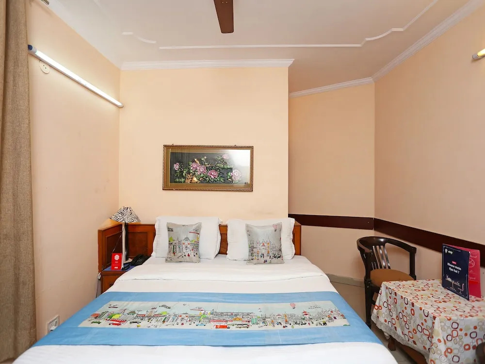 OYO 9301 Hotel RedBury