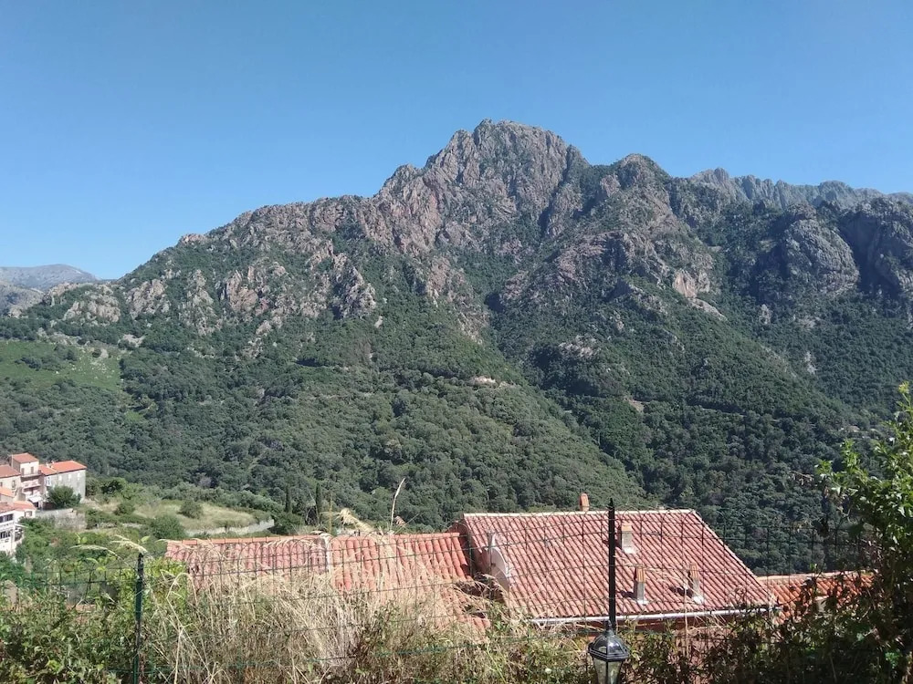 Studio in Ota, With Wonderful Mountain View, Furnished Terrace and Wif