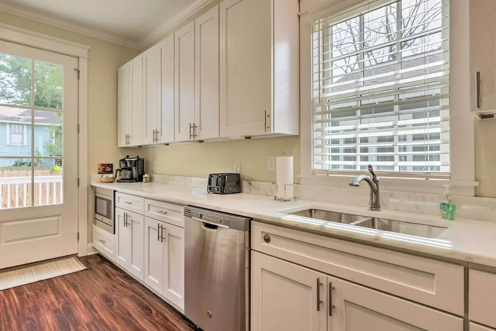 2 Mi to Dauphin St! Charming Home in Mobile