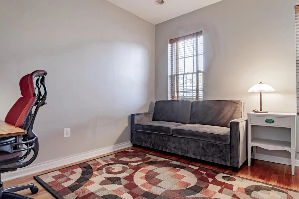Family-friendly Home for travelers Near subway