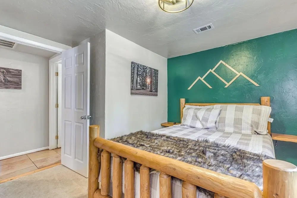 < 1 Mi to Grindstone Lake: Ruidoso Home w/ Grill!