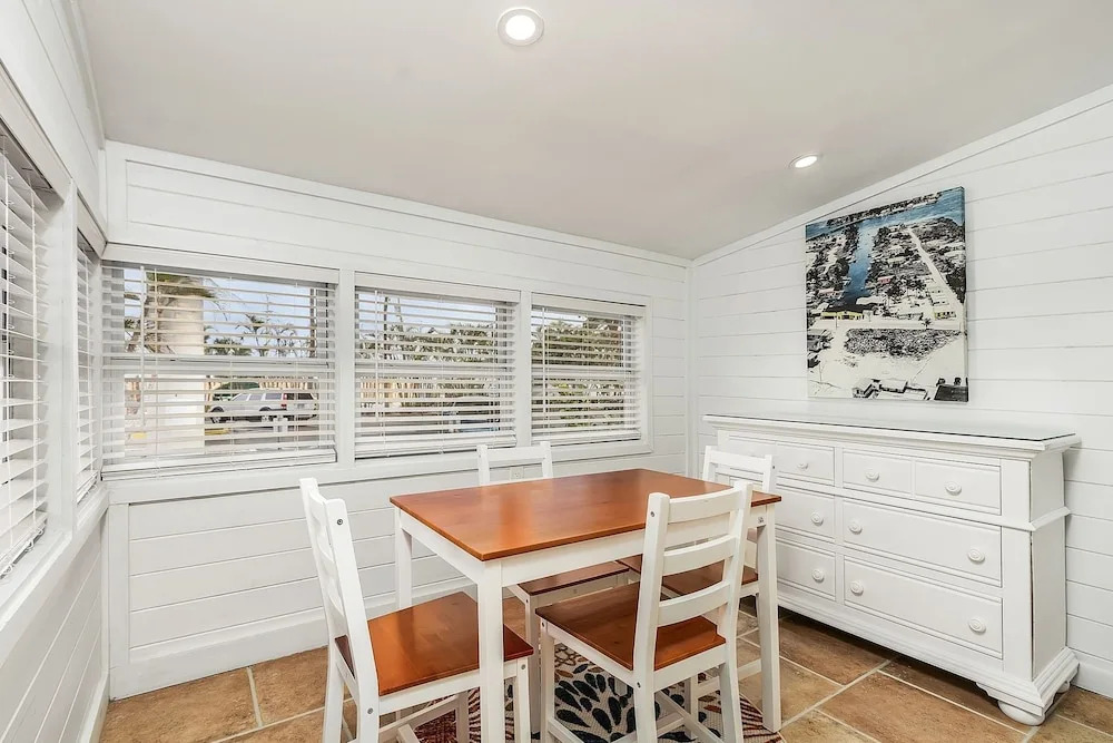 1030 Second Street 1 Bedroom Home by RedAwning