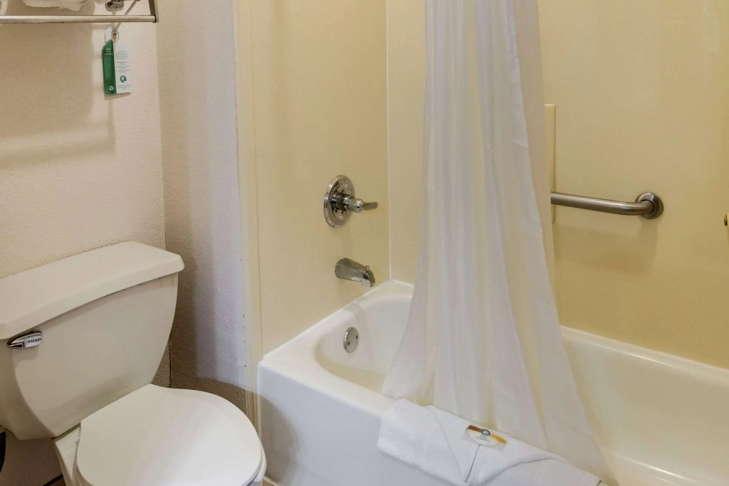 Quality Suites Burleson - Ft Worth
