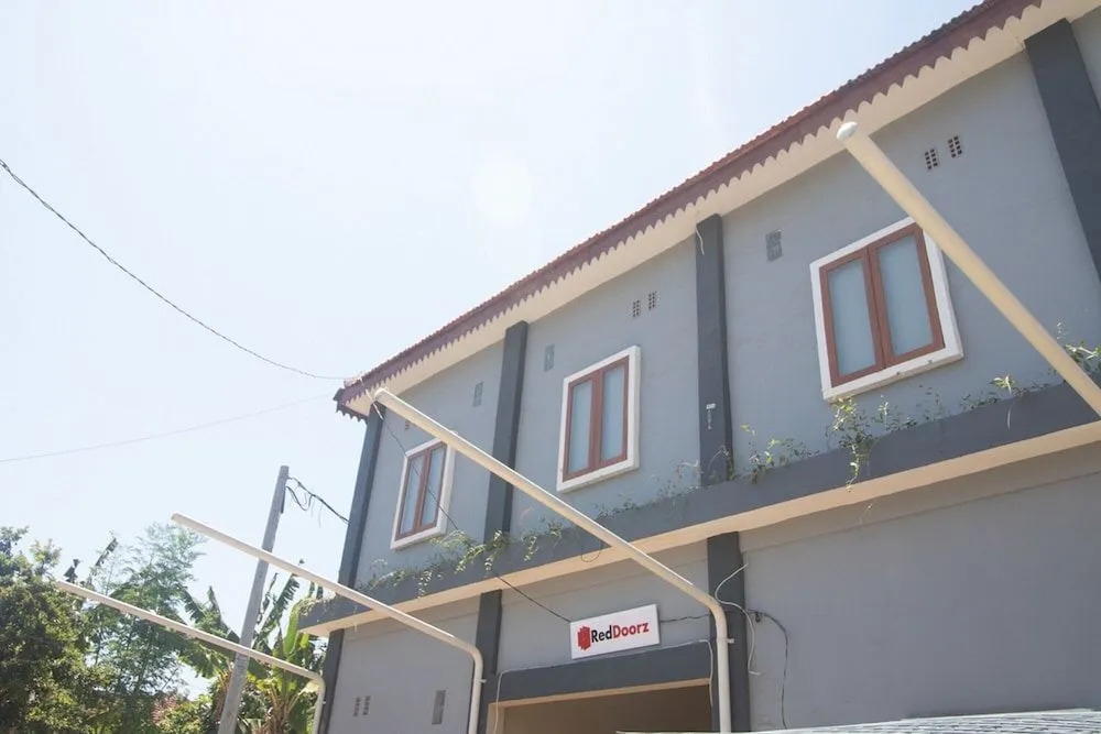 RedDoorz Syariah near Universitas 17 Agustus Banyuwangi