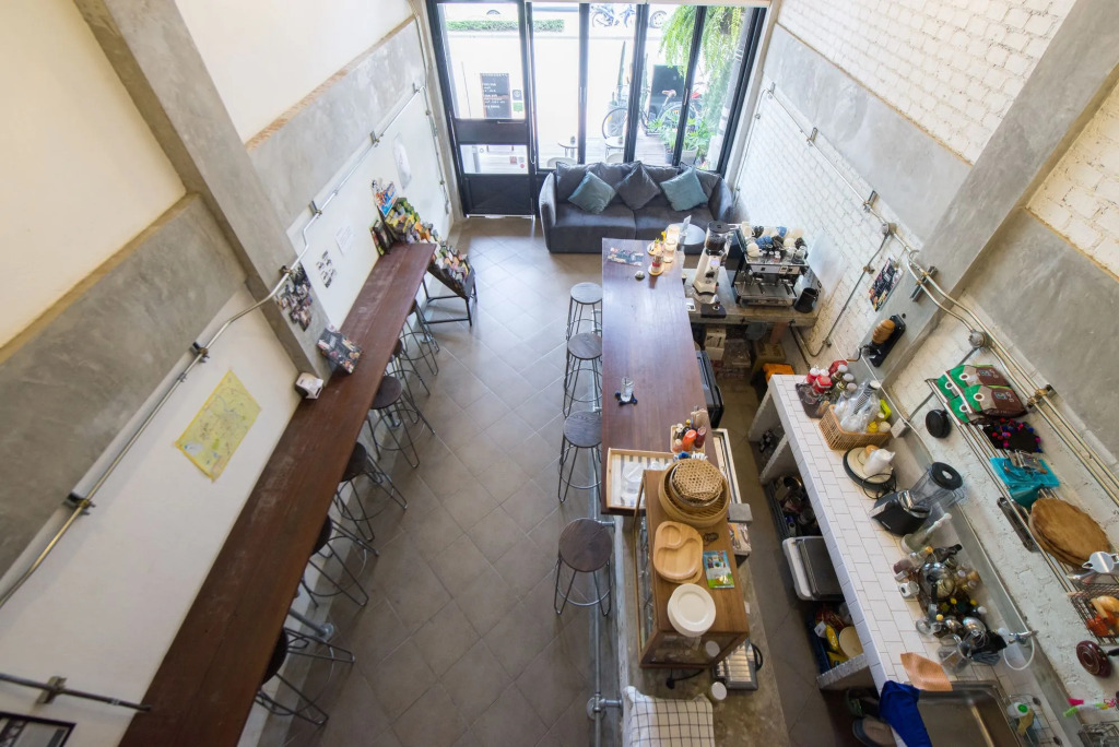 Box Hostel N Cafe