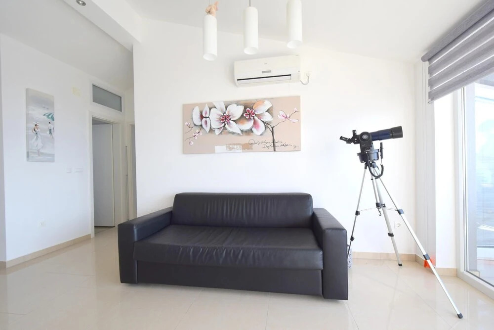 Apartment Roberto with Sea View