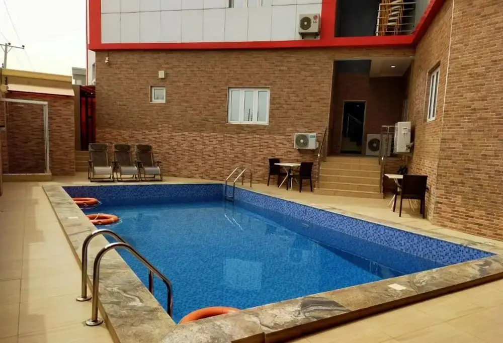 Alim Royal Hotel & Suites