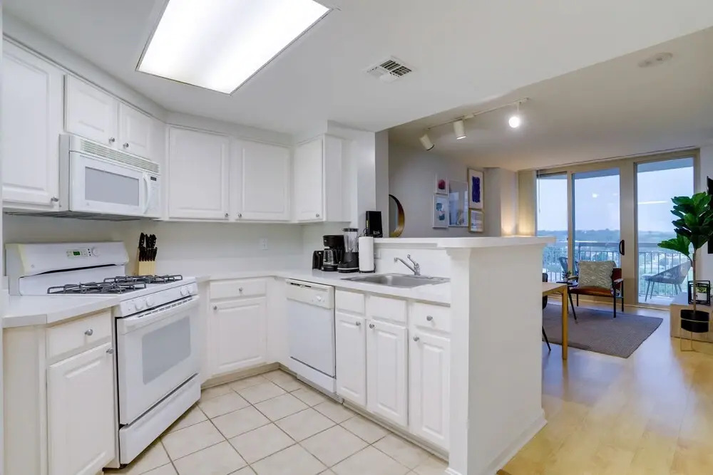 Spectacular 1 BR Condo at Ballston