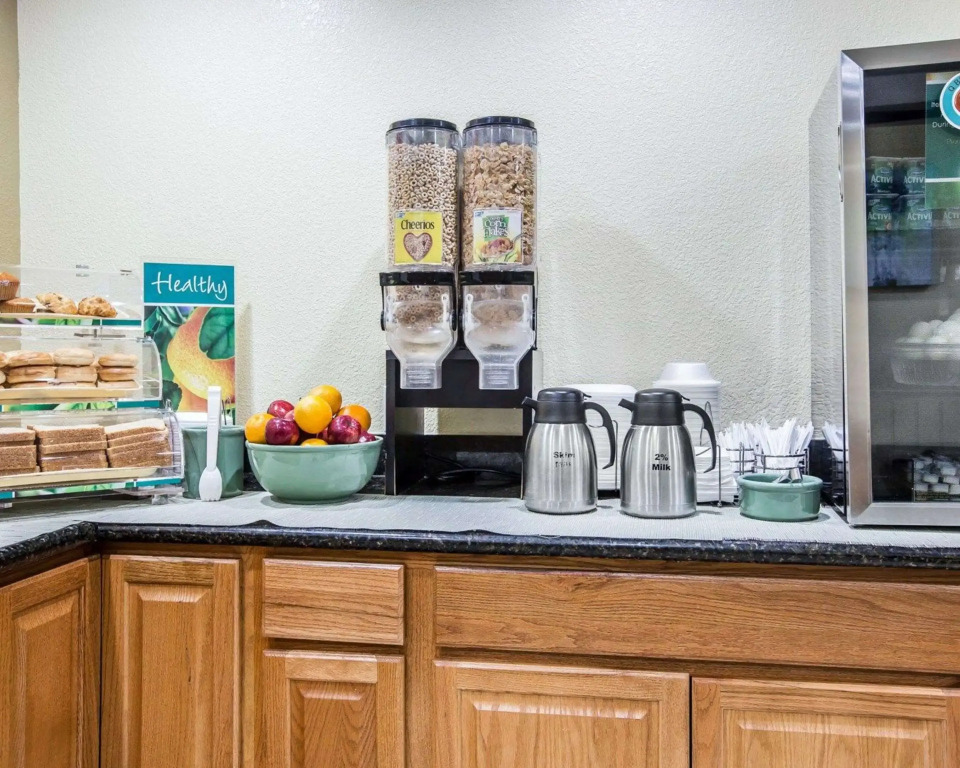 Quality Inn San Diego I-5 Naval Base