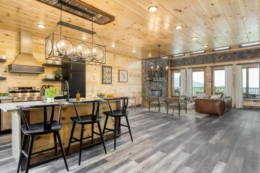 Duval by Avantstay 10min to DT Pigeon Forge w/ Indoor Pool, Hot Tub & Amazing Views!