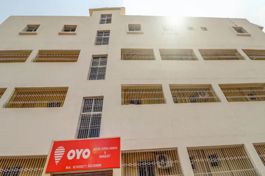 OYO Flagship 79612 Hotel Sidhu Kanhu & Banquet