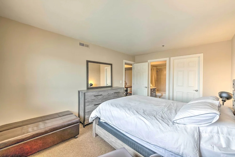 Walkable Park City Condo w/ Pool & Hot Tub!
