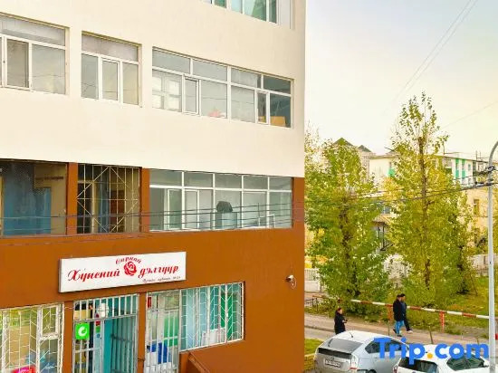 Apartment 44, spacious living area, separate kitchen & 1 bedroom