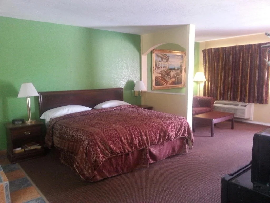 Travelers Inn