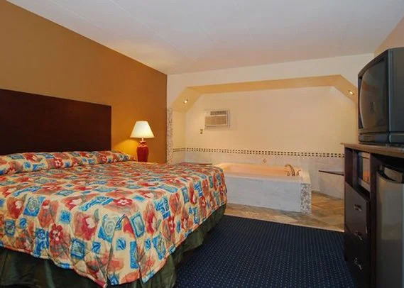 Rodeway Inn & Suites