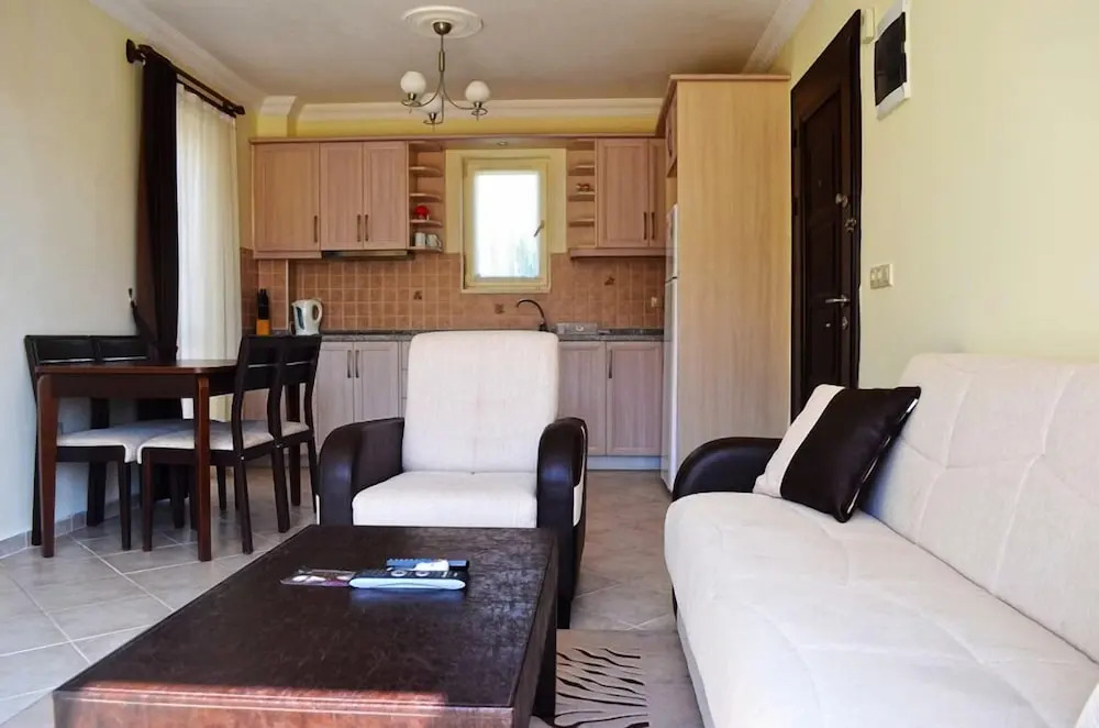 Apartment 1 Bedroom Lake View 1 by Likya Global