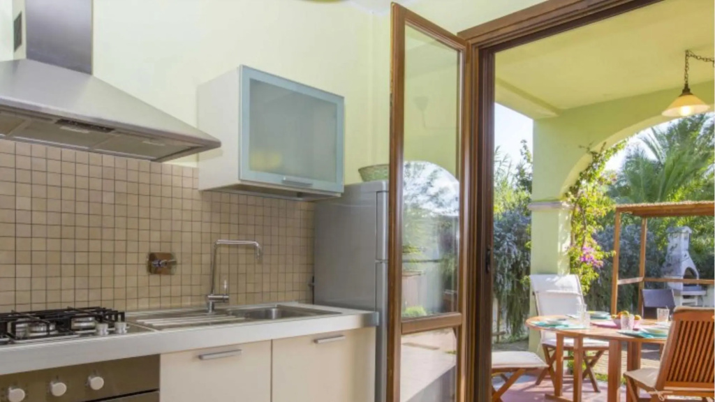 Two roomed apartment well-furnished with pool and close to the beach in Porto Azzurro-BAIA FIORITA