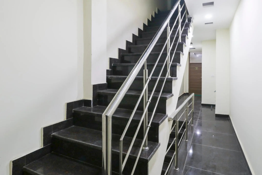 Oyo 69521 Hotel Shukla Inn