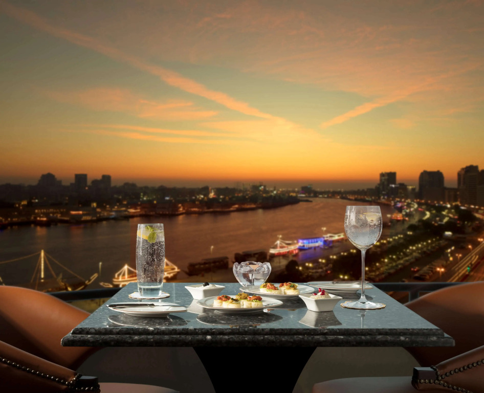 Radisson Blu Hotel, Dubai Deira Creek
