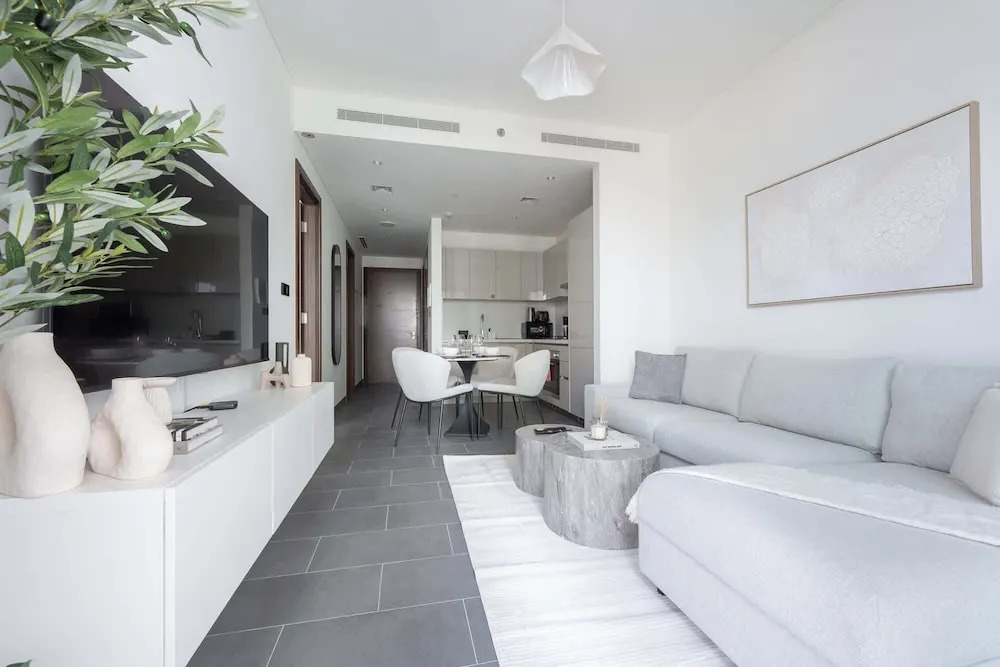 Meydan Apartment Sleeps 5 in a Great Location