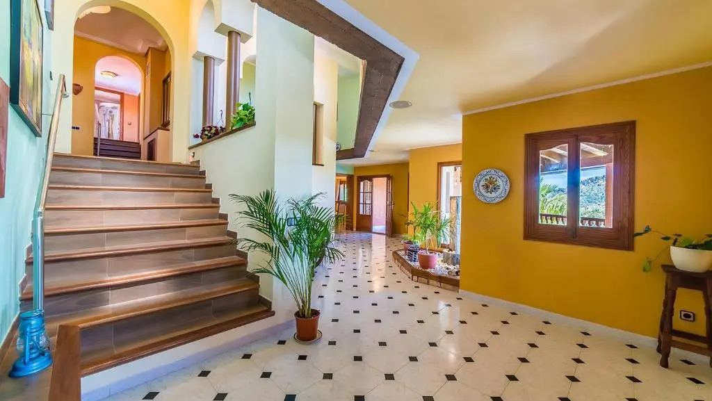 Villa Oscols dAlt