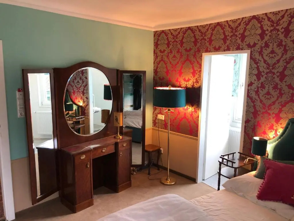 Corso, Zimmer & Cafe, Hotel Garni
