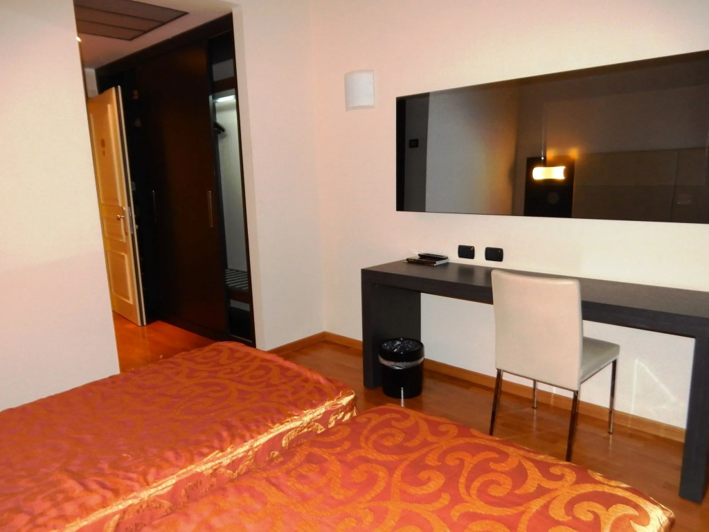 Raya Hotel