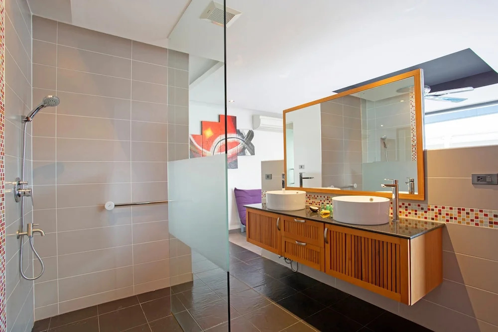 Chic and Modern 3BR Pool Villa Kloua