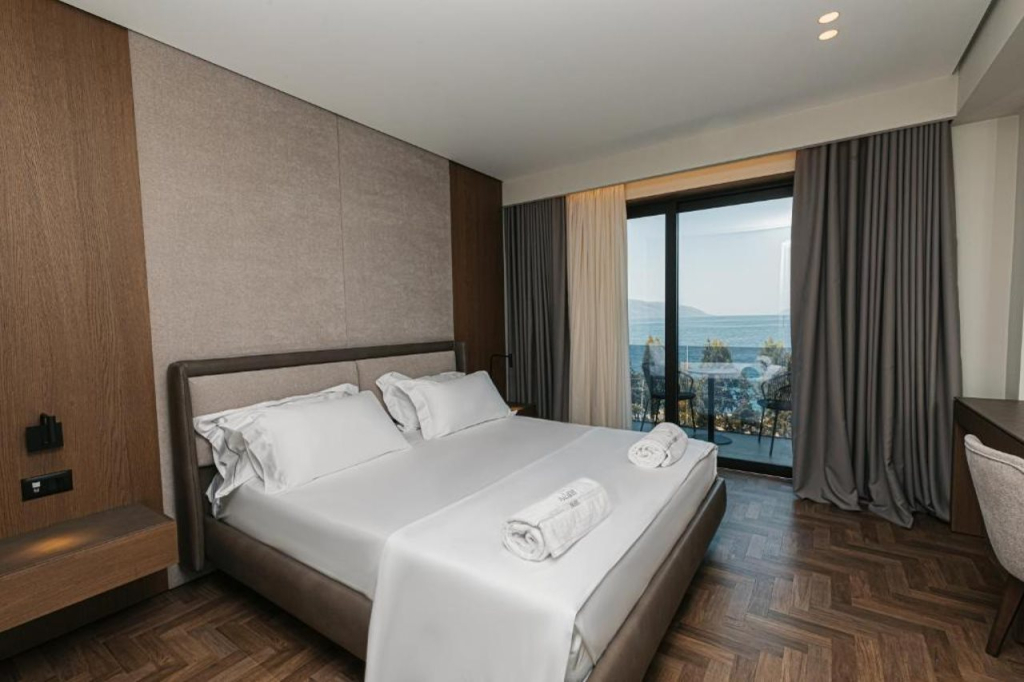 Mazarine Hotel