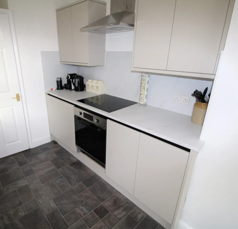 Sleeps 9 - Large Period Property -beautiful Refurb