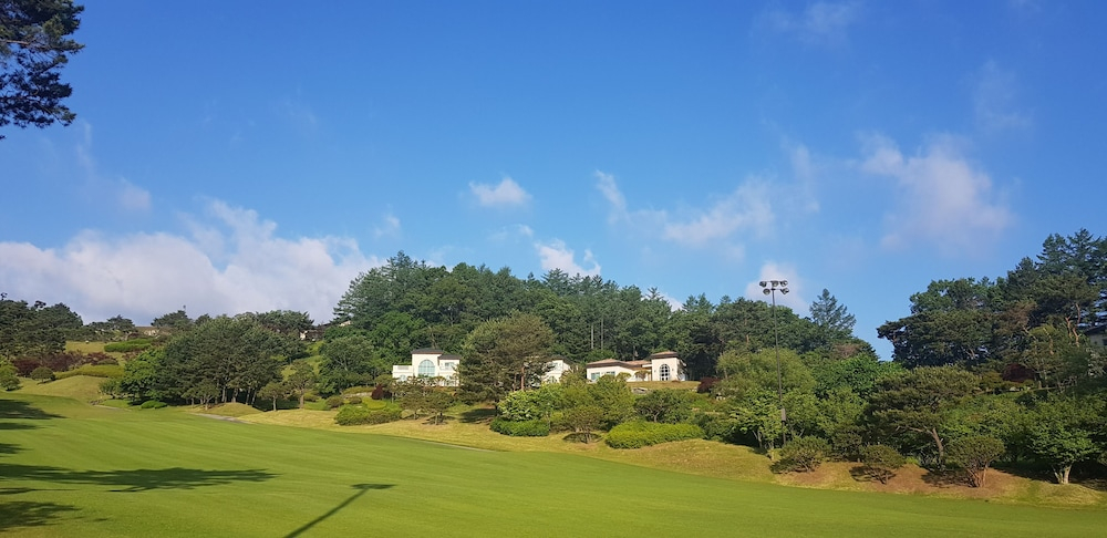 Crystal Valley CC Golden Village