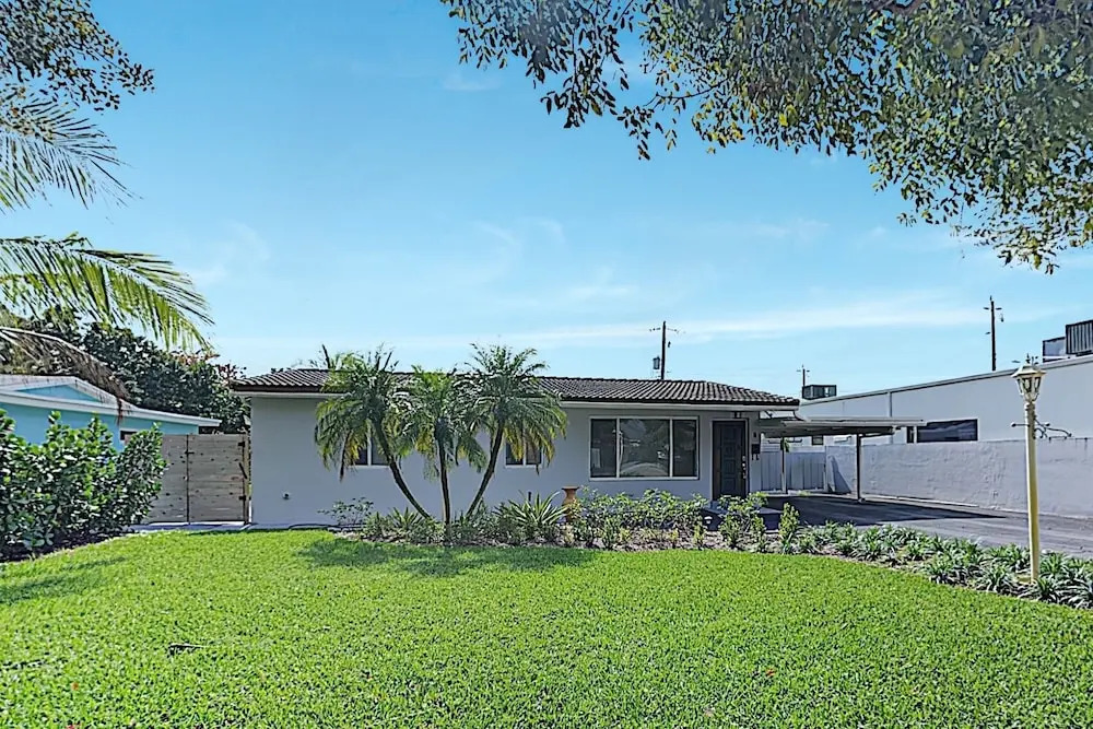 New Listing! Modern Art Haven W/ Pool - Near Beach 3 Bedroom Home
