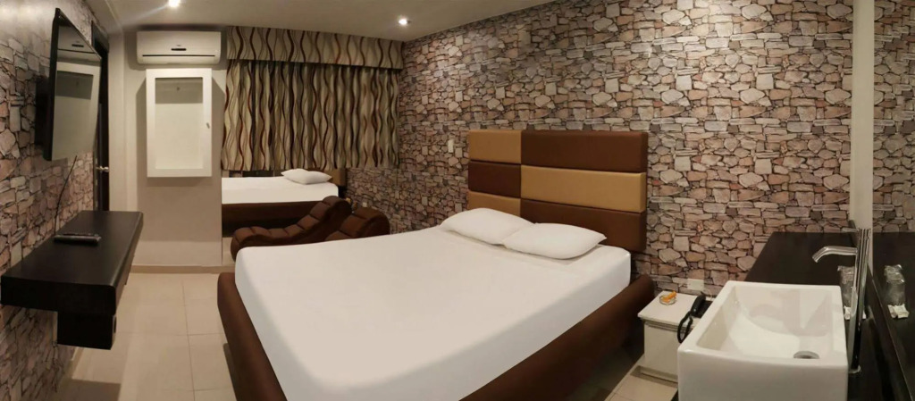 Qollana Business Hotel