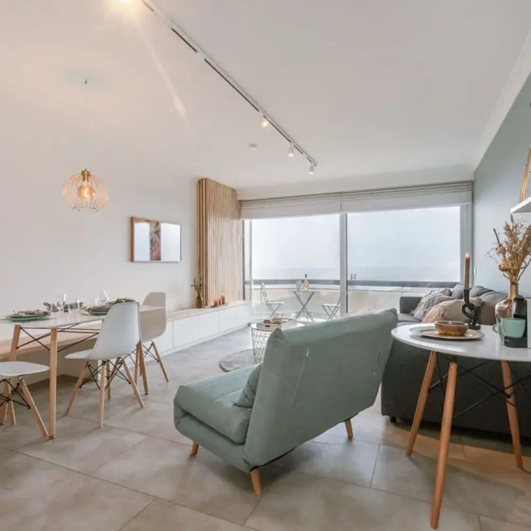 Modern Studio With Seaview and Parking