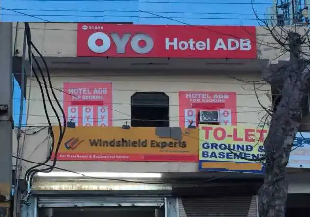 OYO 81074 Hotel Adb