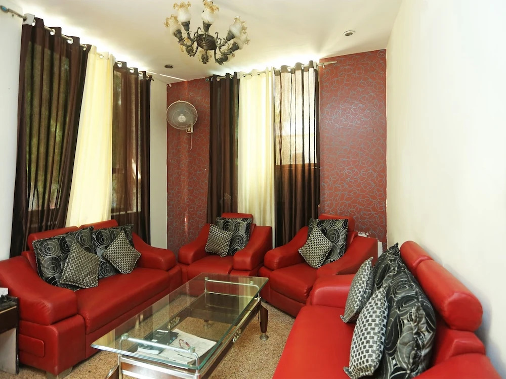OYO 12477 DLF Phase 2