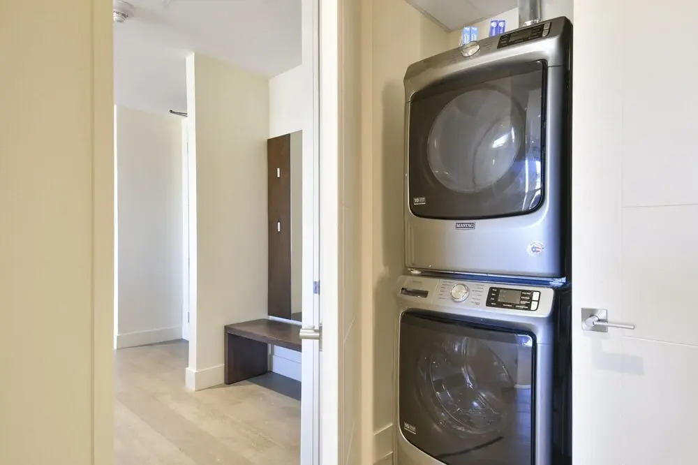 Modern & Luxurious 2 Br - Ski In/ski Out! 2 Bedroom Condo by Redawning