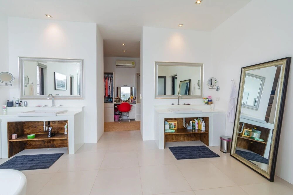 Modern 4 Bedroom Resort Pool Villa LL110